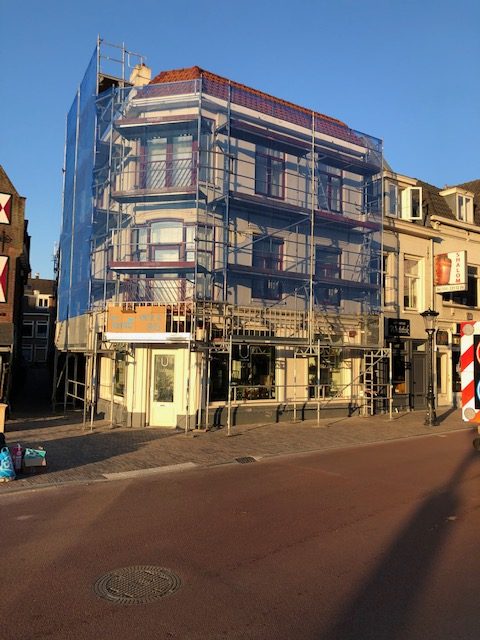 Buitenschilderwerk met steigers in Nieuwegein